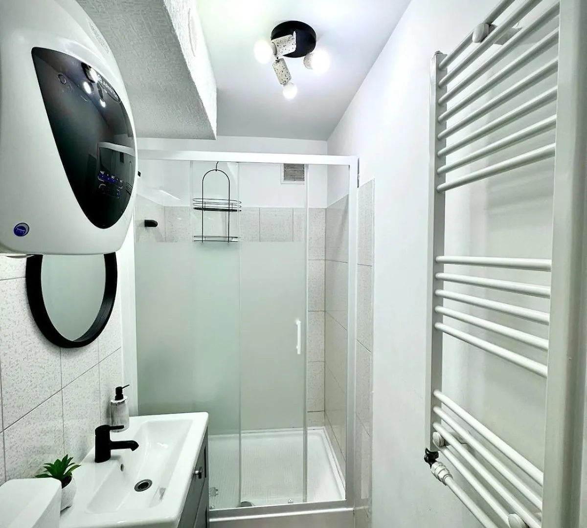 Jungle Home - Gara De Nord Bucarest Appartement
