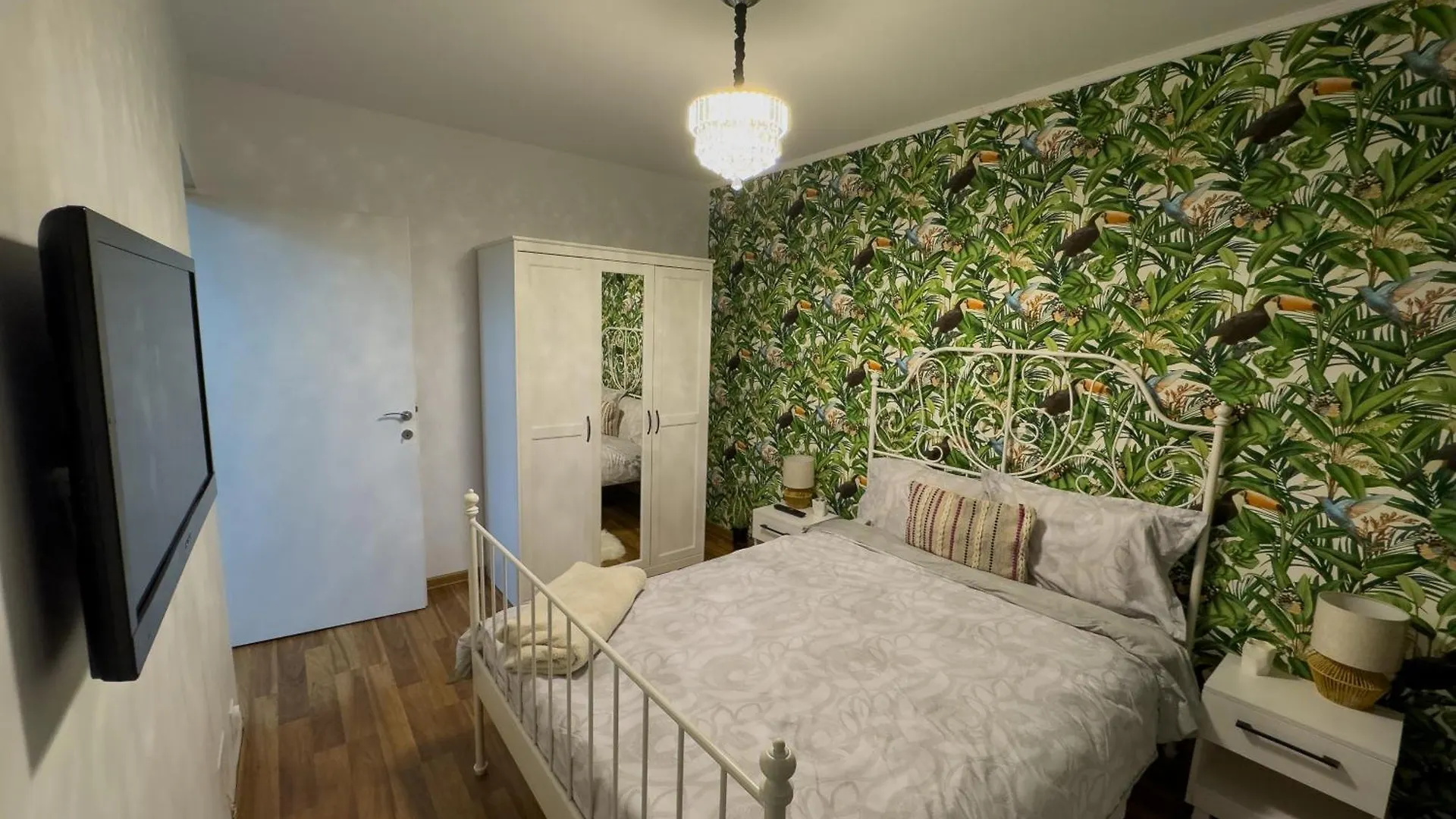 Jungle Home - Gara De Nord Bucarest Roumanie